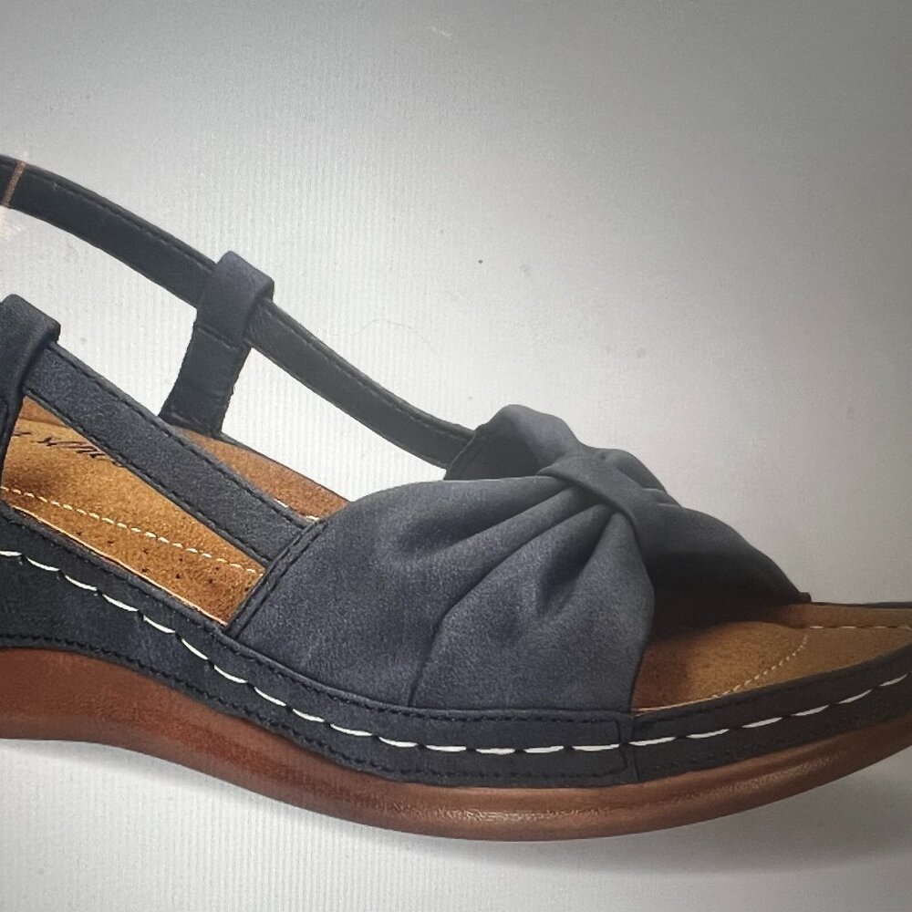 NWOT Easy Street Women's Jupiter Comfort Buckle Slingback Sandals navy size 8.5 - Picture 2 of 6